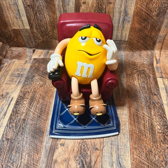M&M's Yellow Candy Dispenser TV Couch Potato Collectible‎ 1999 - Picture 1 of 5